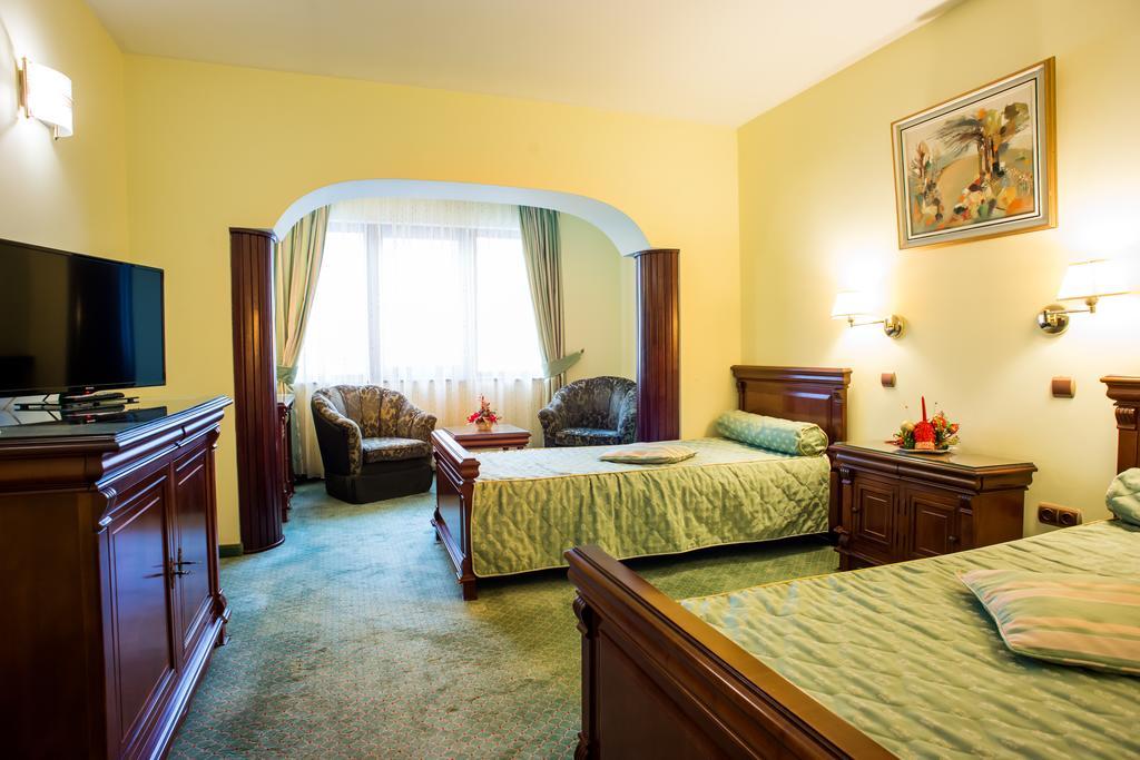 Hotel Maria Botosani Exterior photo
