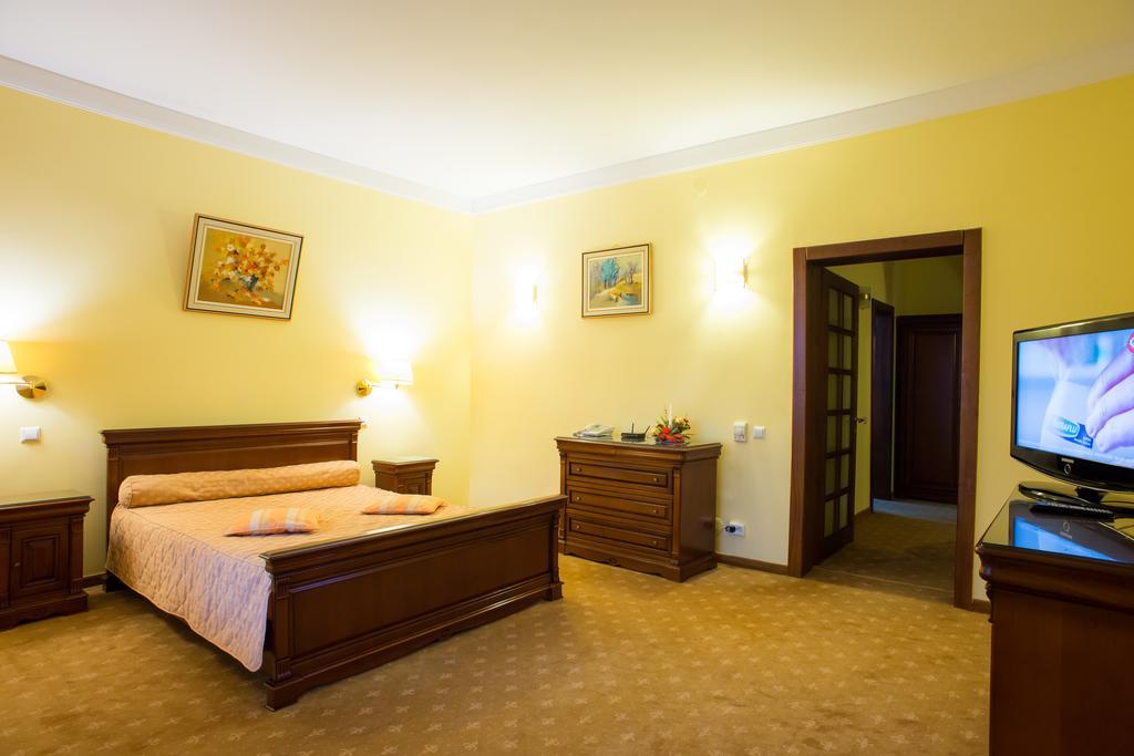 Hotel Maria Botosani Exterior photo