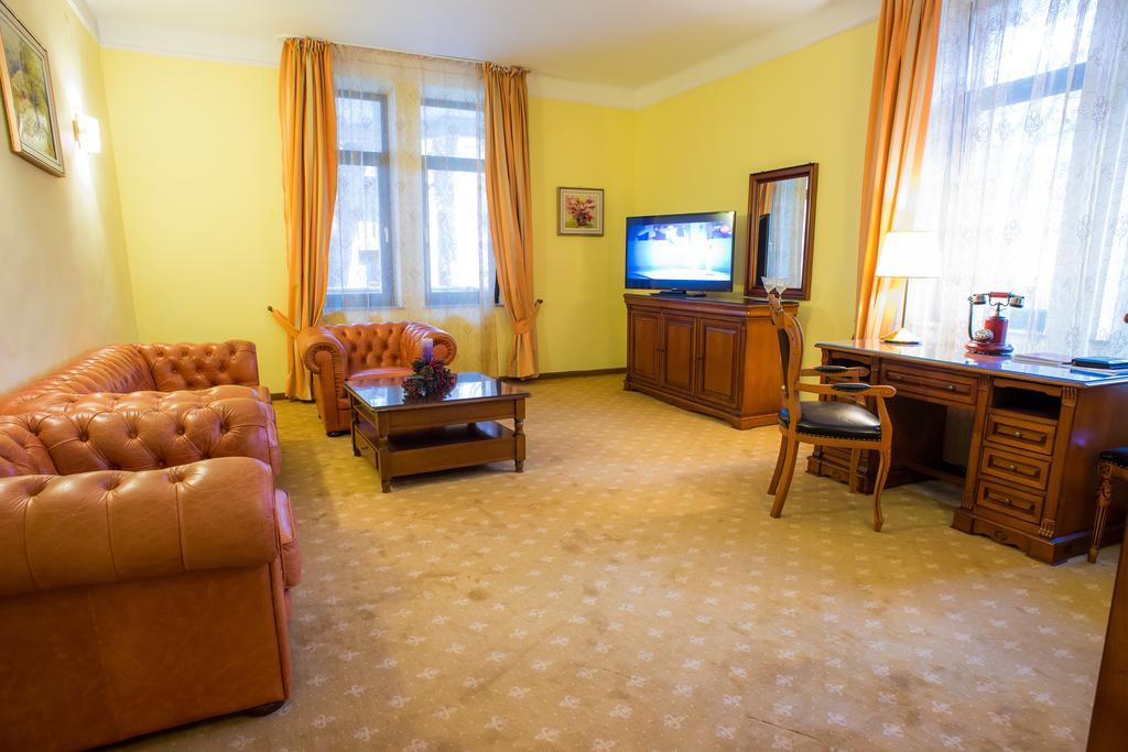 Hotel Maria Botosani Exterior photo